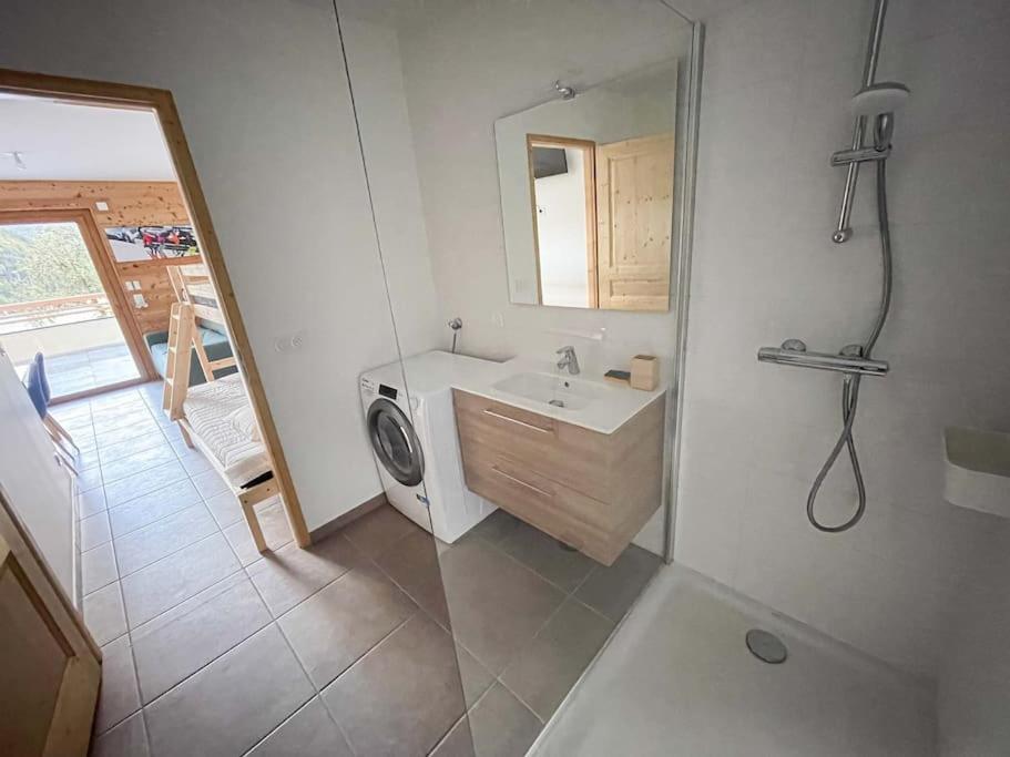 Dans Residence Neuve Le Snow Roc Sur Les Pistes, Grand Studio Cosy 5 Pers Avec Terrasse Panoramique, Sauna, Wifi Saint-Jean-dʼAulps المظهر الخارجي الصورة